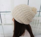 Gorro de Lã Bege com Bola